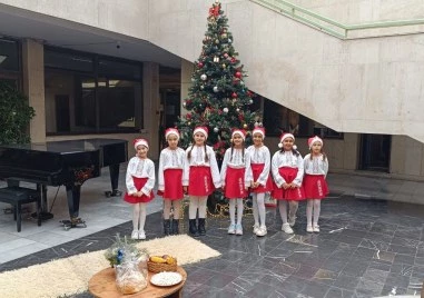 В навечерието на празниците за Рождество и Нова година ученици