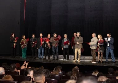 Девет пловдивски актьори с почетния плакет За живот в театъра