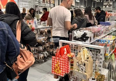 Социалните мрежи ни научиха да романтизираме празници живота а дори