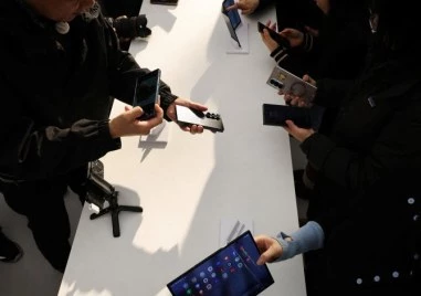 Средната продажна цена на мобилните телефони ще се повиши с