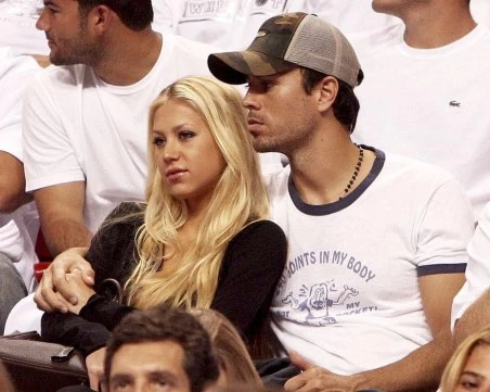 Енрике Иглесиас и Анна Курникова посрещнаха четвъртото си дете