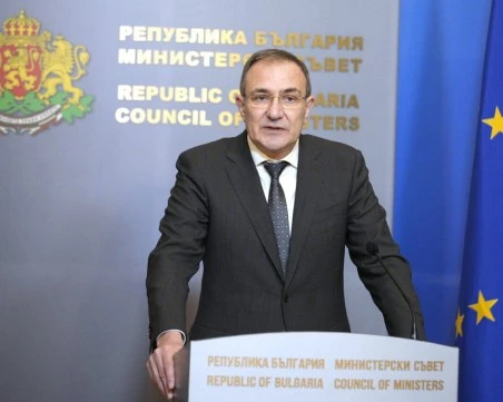 Министър Гуцанов: Осигурихме средства, 67 000 ще получават топъл обяд и през 2026 г.