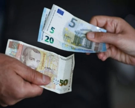 Променят в кои пощенските станции, в които ще се обменят левове в евро