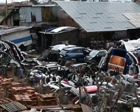 Разкриха у нас две автоморги с коли, обявени за издирване в ЕС