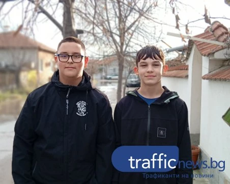 С две лопати и големи сърца: Историята на Иван и Петър от Ново село