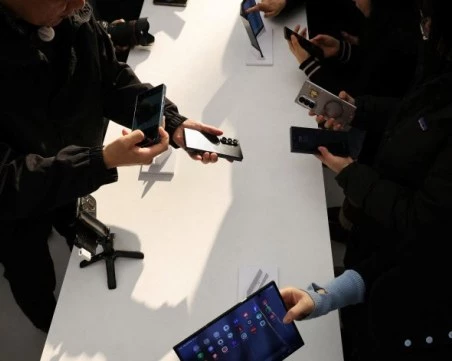 Смартфоните ще поскъпнат догодина заради недостиг на чипове