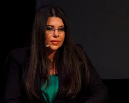Тина Ивайлова: Свободата на словото не се измерва с кафе пред камерите, а с това кой остава, когато камерите ги няма!