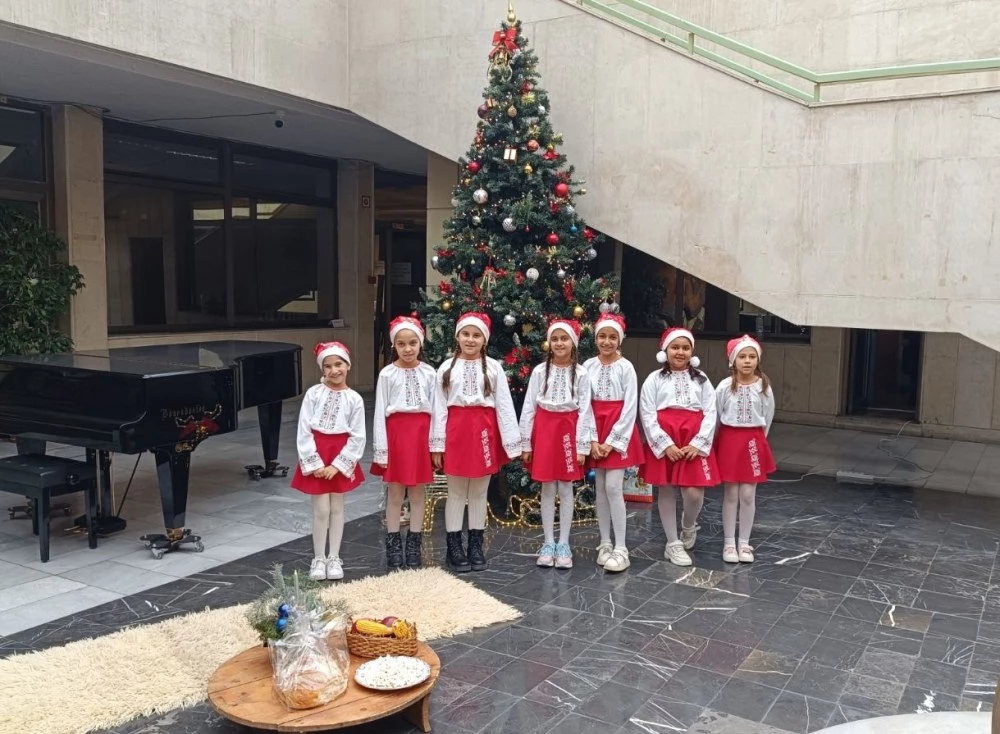 Деца от училището в Пловдивско с послание към свои връстници зад граница