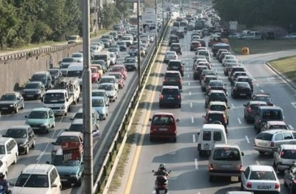 Голямото пътуване преди празниците започна. Трафикът в последния работен ден