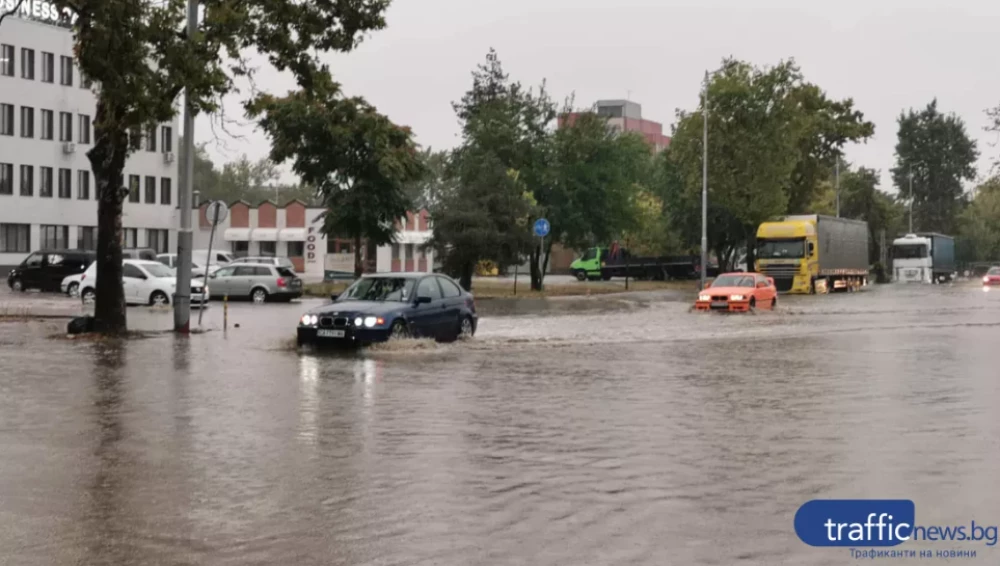 Заради очаквани дъждове: Монтираха още 4 помпи на Южния обходен колектор по бул. „Александър Стамболийски
