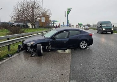 Катастрофа блокира движението по АМ Тракия в района на Първомай