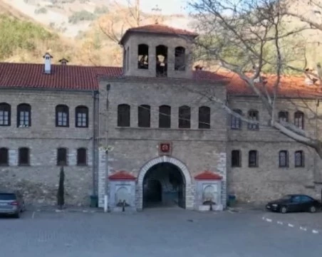 Бачковският манастир се готви да посрещне хиляди вярващи за Рождество Христово