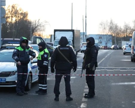 Мъж се самовзриви в Москва, двама полицаи загинаха