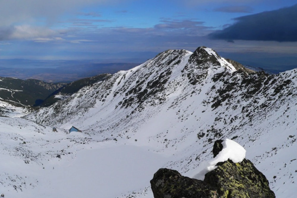 Планински спасители помогнаха на пострадала жена, тръгнала към връх Иречек