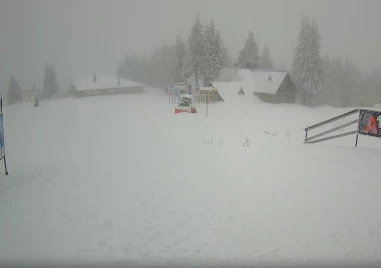 Снежна покривка започва да покрива Родопите В района на Пампорово