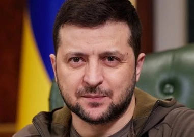 Украинският президент Володимир Зеленски съобщи днес че е разговарял по телефона с