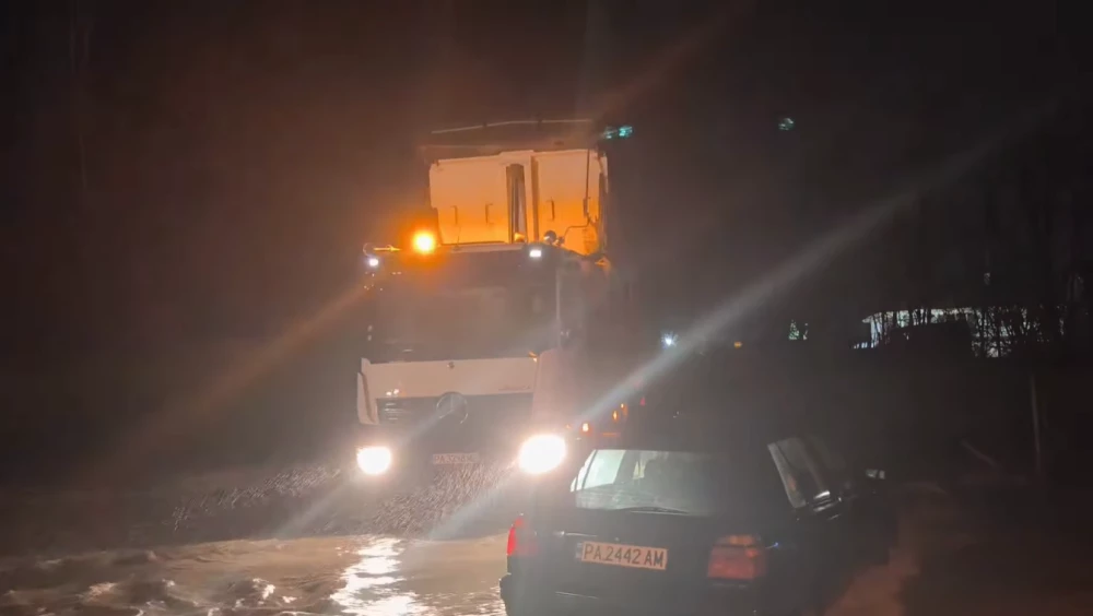 Обявиха частично бедствие в наводненото село Гелеменово, МВР: няма опасност за хората