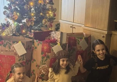 Илиана Раева и Наско Сираков събраха семейството за Коледа