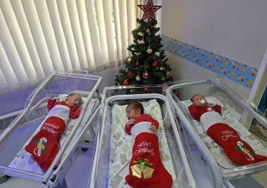 Коледно чудо в „Селена: лекари посрещнаха шест празнични бебета – сред тях и малък „победител