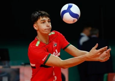 Националът Симеон Николов получи огромно признание за изявите си и беше избран