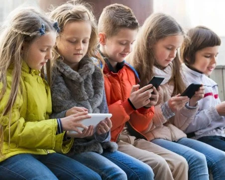 В Германия обмислят забрана на социалните мрежи за децата