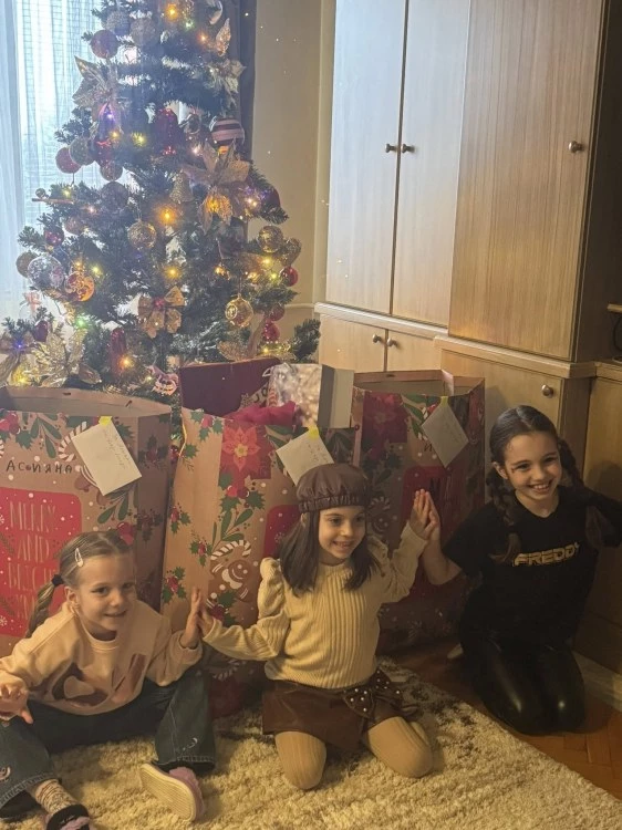 Илиана Раева и Наско Сираков събраха семейството за Коледа