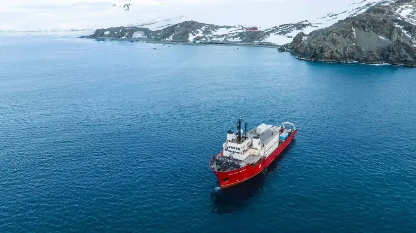 Научноизследователският кораб 