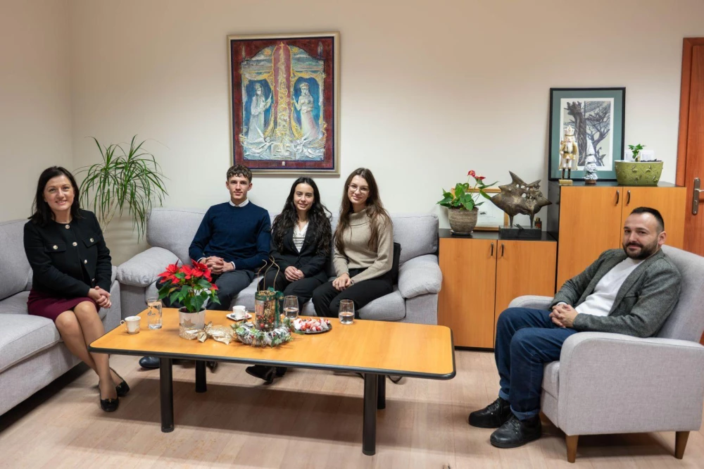 300 хранителни пакета достигнаха до хора в нужда в район „Западен