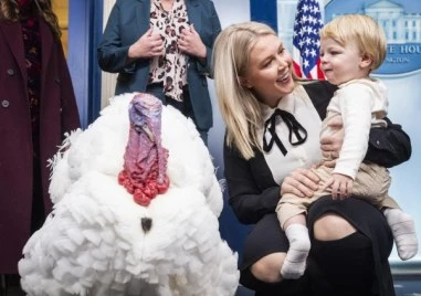 Говорителката на Белия дом съобщи, че очаква второто си дете
