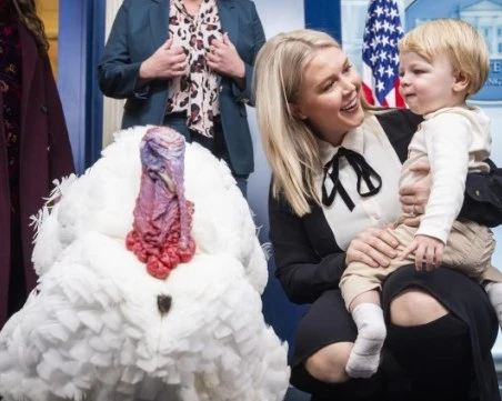 Говорителката на Белия дом съобщи, че очаква второто си дете