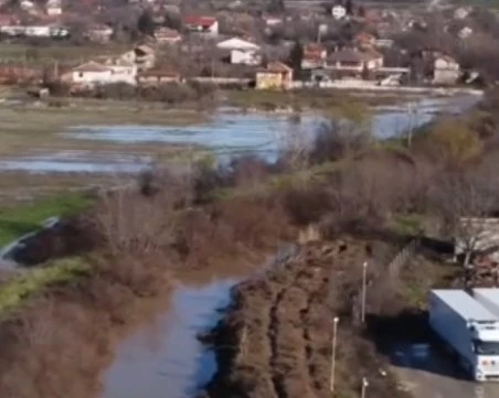 Кметът на Гелеменово отрече да са отправяни заплахи към служителите на 