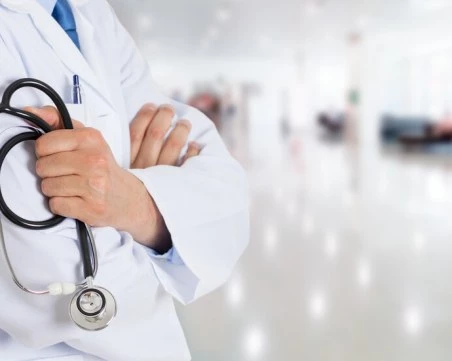 Лекари се борят за живота на ученик, пострадал при катастрофа в Сливенско