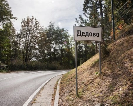 Силен вятър остави Дедево без ток, има и сигнали от Куклен