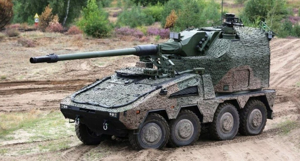 Великобритания купува от Германия мобилна артилерийска система RCH 155