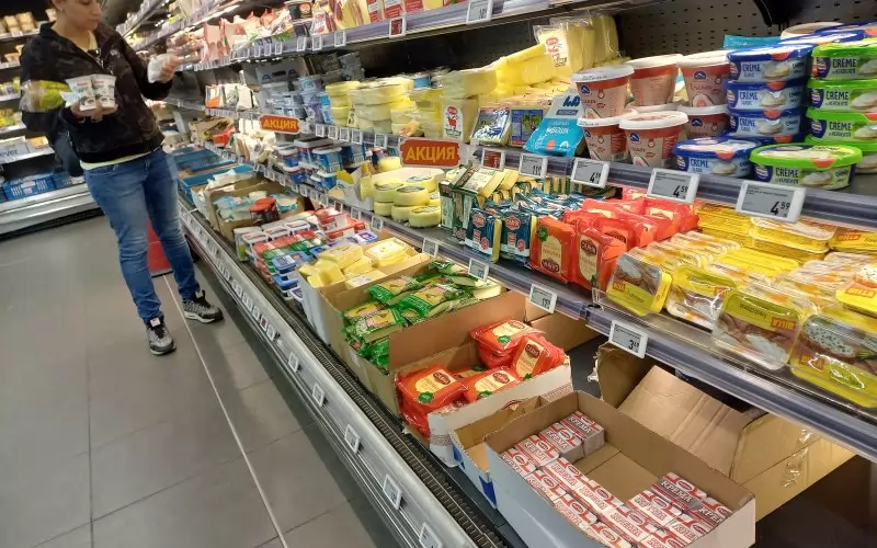 Търговци и потребители очакват проблеми с рестото в магазините през януари