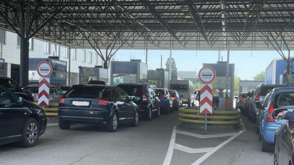 Транзит и туризъм: Повече българи пътуваха в чужбина през ноември, но рядко за почивка