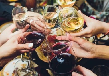 Консумацията на алкохол е неразделна част от празнуването у нас