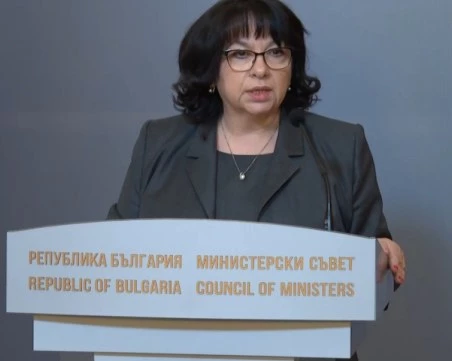 Петкова: България открива пазара на държавни ценни книжа за непрофесионални инвеститори