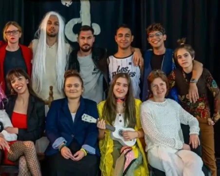 Създадоха театрална трупа 