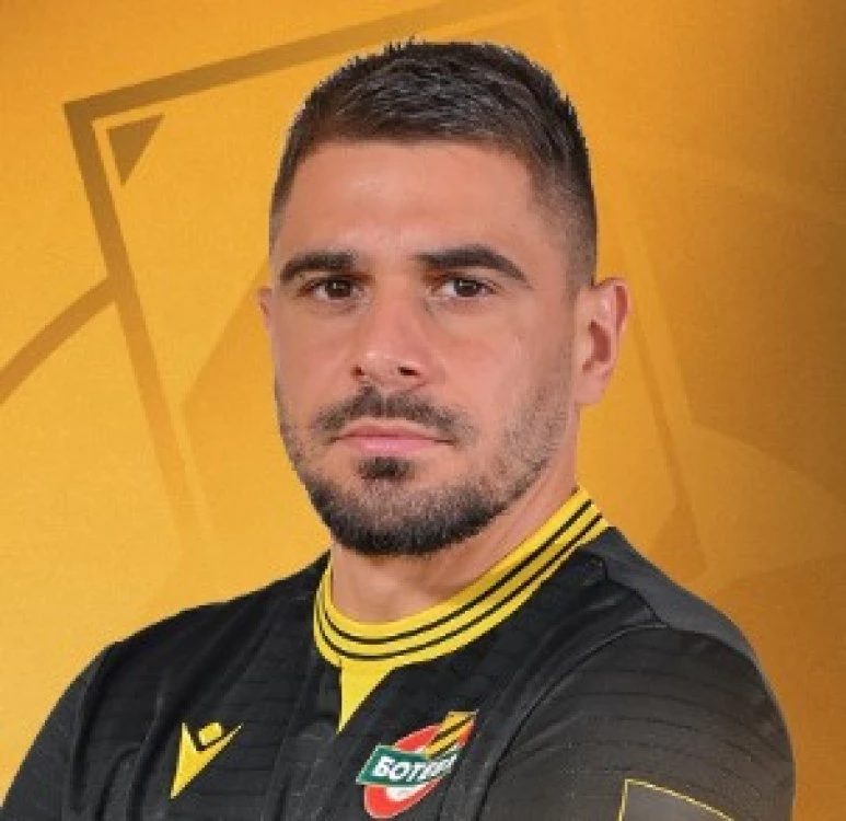 Ботев се раздели с Емил Мартинов