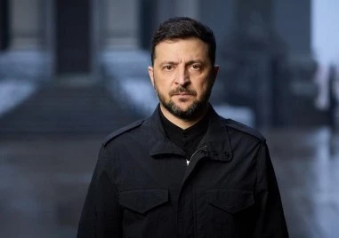 Зеленски с новогодишен поздрав: Борим се за мир и свобода