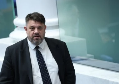 Днес България извървява последната крачка от дългия си път на