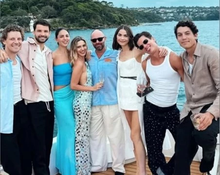 Гришо и Ейса посрещнаха новата година на брега