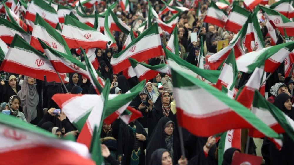 Протестиращи и сили за сигурност се сблъскаха в три ирански