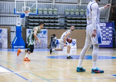 Академик се раздели с чужденец