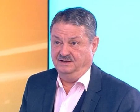 Проф. Георги Рачев: Над България ще нахлуе топъл въздух, а сняг – евентуално по Йордановден