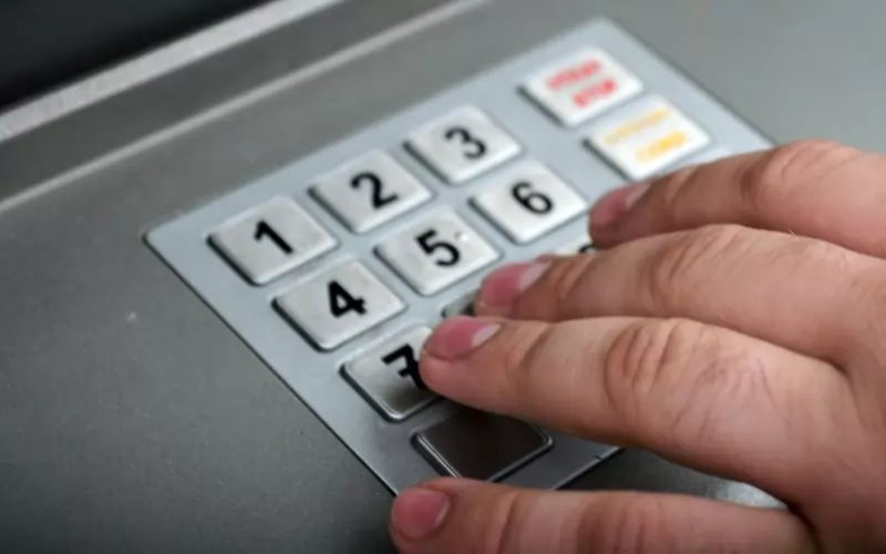 Висока активност при картовите плащания и операциите на банкомати отчита