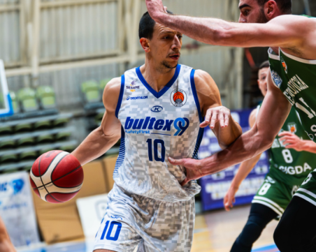 Академик удари носителя на Купата в първото си домакинство