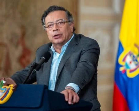 Колумбия сложи военни на границата си с Венецуела