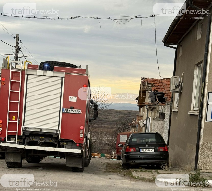 Силният вятър събори постройка в Перущица, нанесе множество щети